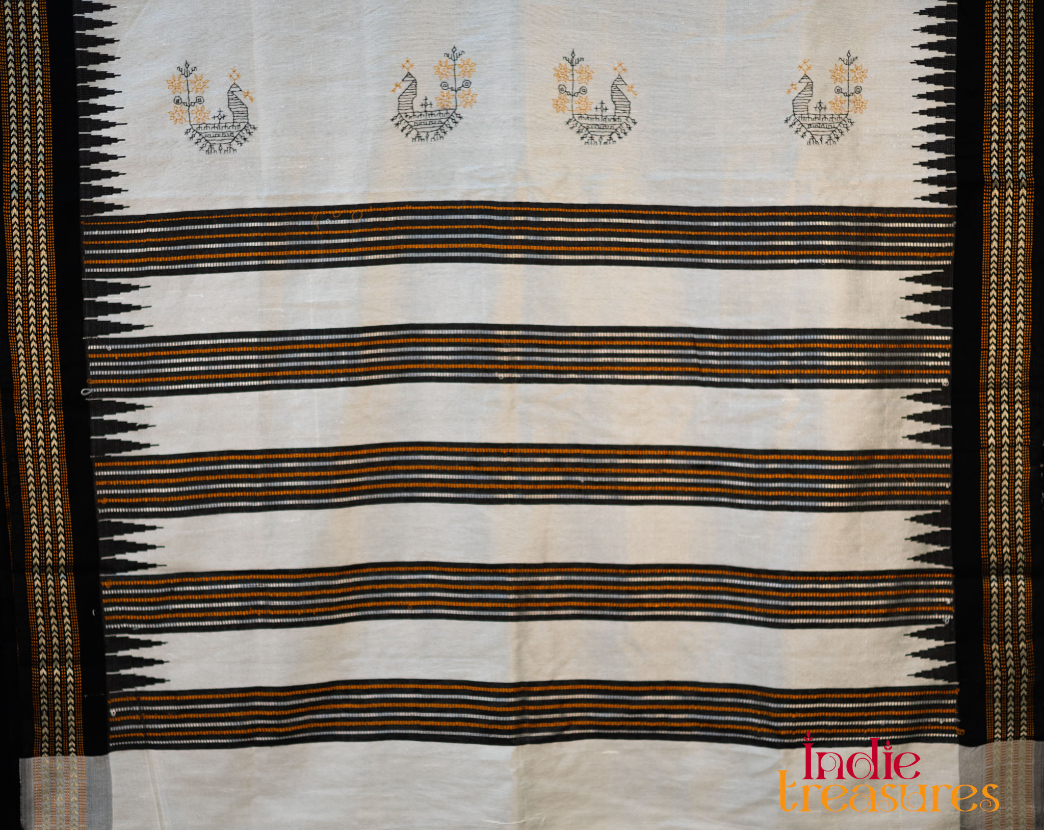 Kasuti Hand-Embroidery on Hand-Woven Raw Silk - Image 4