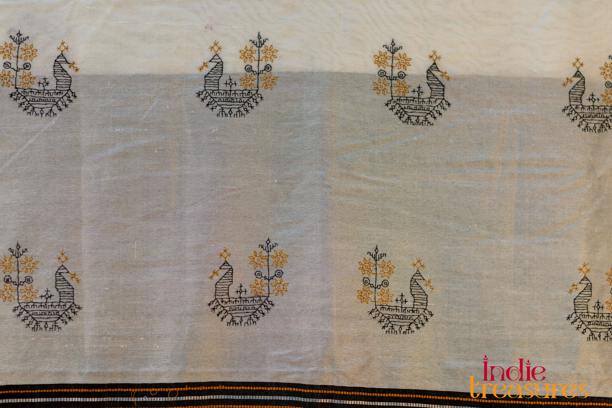 Kasuti Hand-Embroidery on Hand-Woven Raw Silk - Image 5
