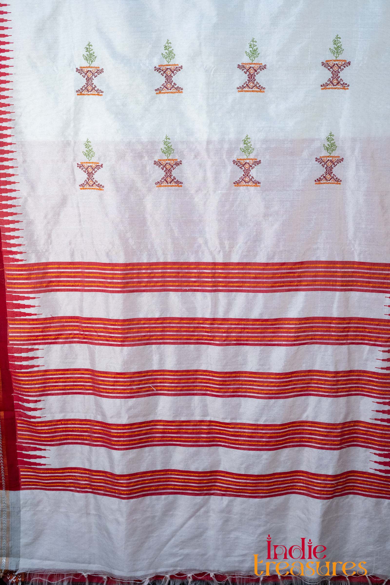 Kasuti Embroidery on Handloom Raw Silk - Image 2