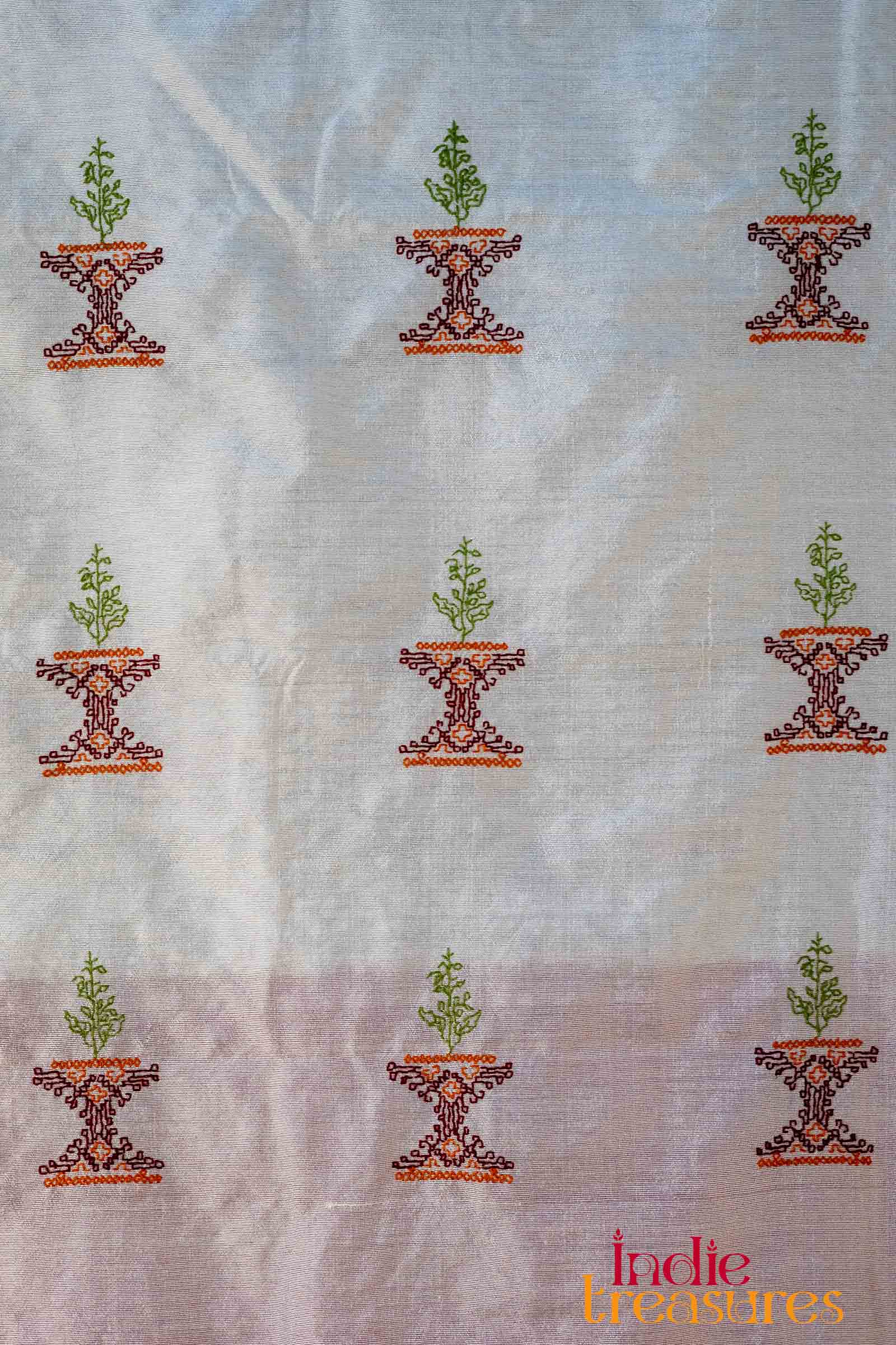 Kasuti Embroidery on Handloom Raw Silk - Image 3